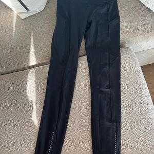 Black lululemon leggings - size 2 with pockets